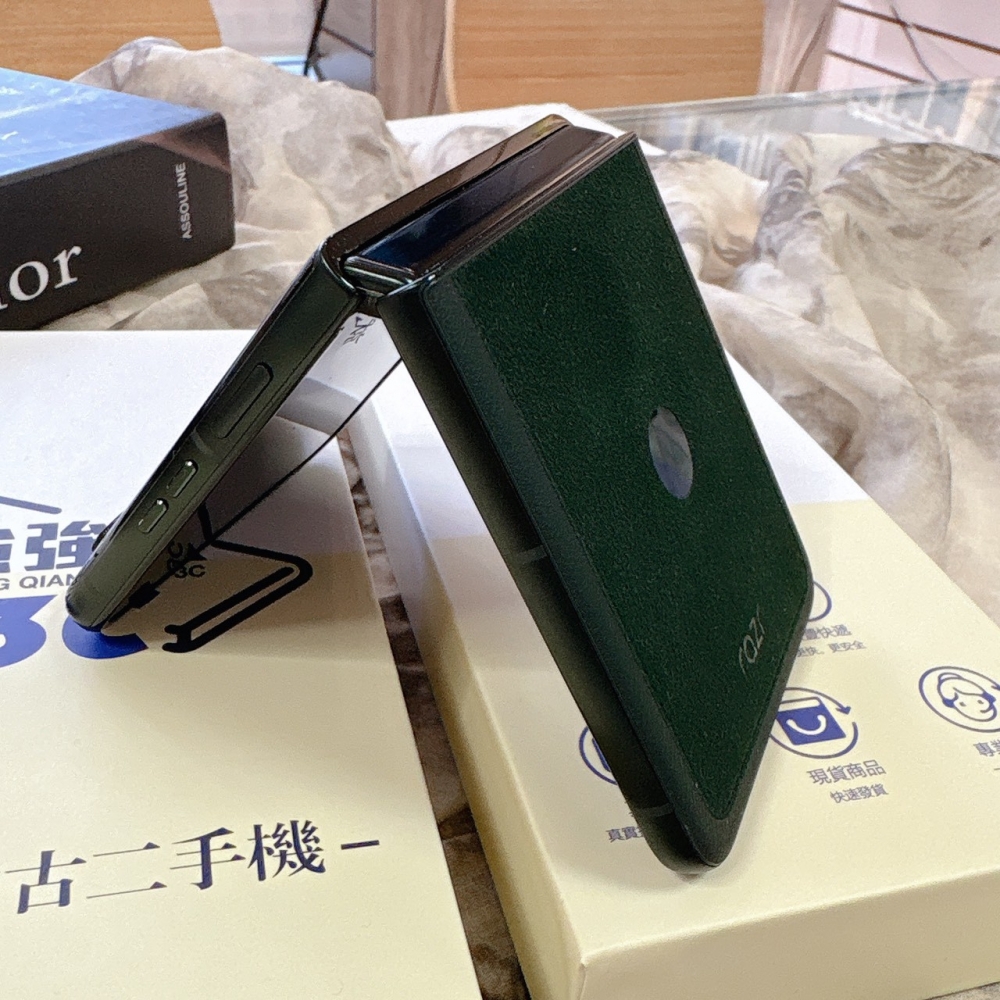 二手Moto Razr 60 Ultra 12+512G 綠色*68096