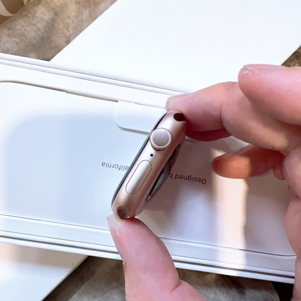 二手 APPLE Watch S11 42MM 金色 GPS版*97XQJ（原廠保固）