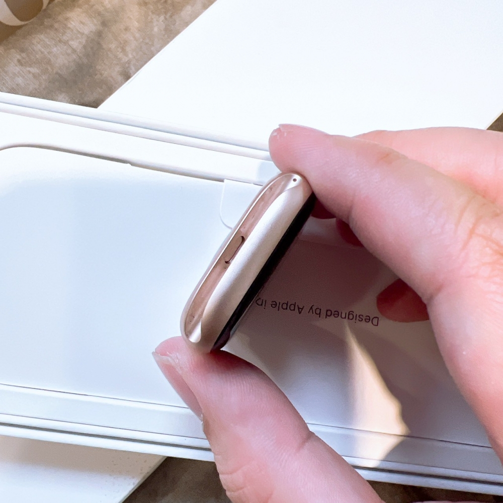 二手 APPLE Watch S11 42MM 金色 GPS版*97XQJ（原廠保固）