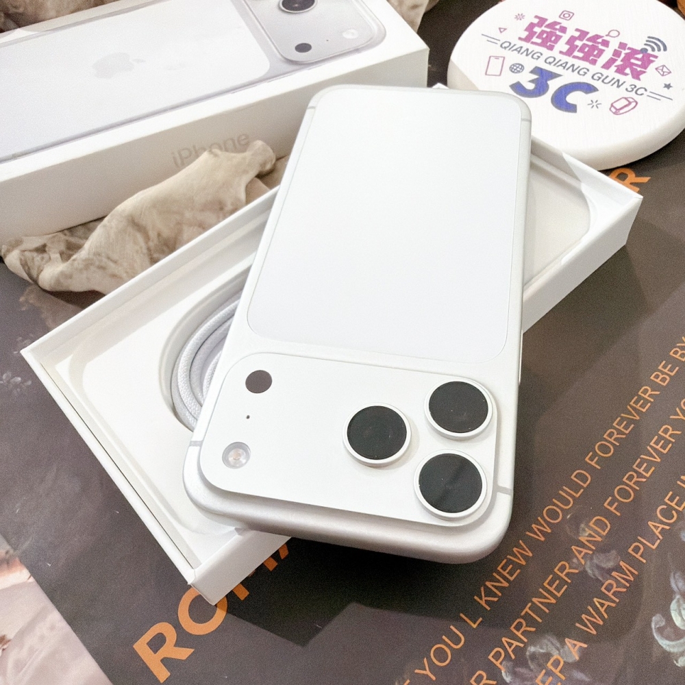 善化-二手 iPhone17 PRO MAX 256G 白色  # 93645（原廠保固）