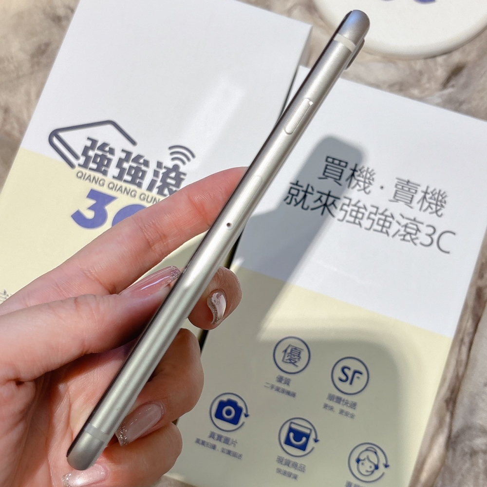二手 iPhoneSE3 64G 白色*15272（店家保固）