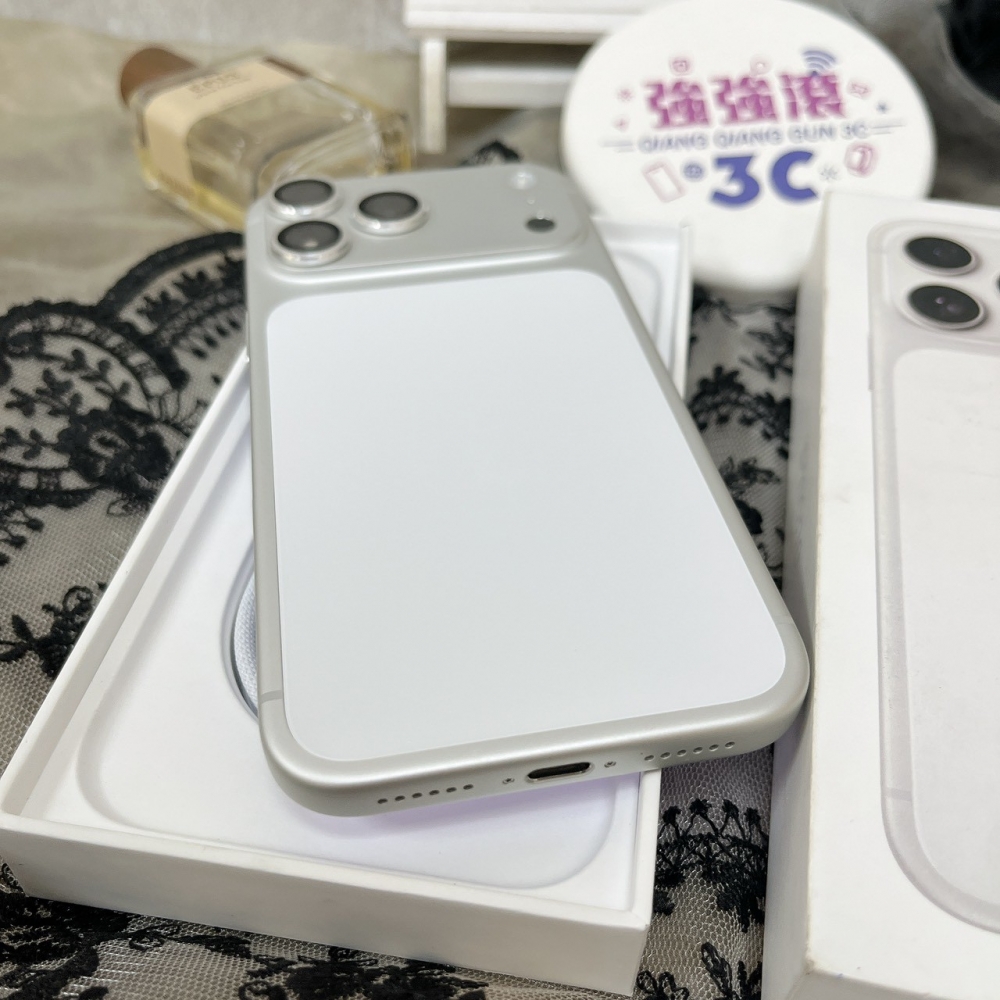 佳里-二手 iPhone17 Pro Max 256G 銀色 #76099（原廠保固）