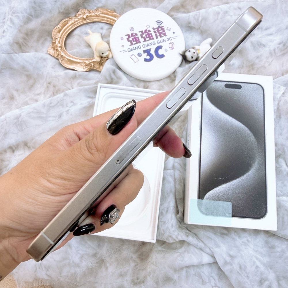 歸仁-二手iPhone 15pro max 256G 白色＃53821（店家保固365天）