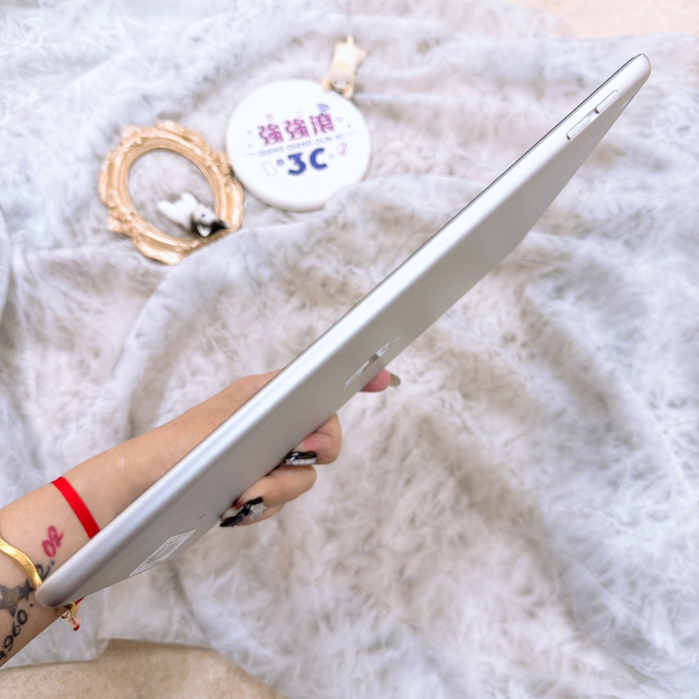 歸仁-二手iPad 9 256G 銀色＃QL7W3（店保30天）