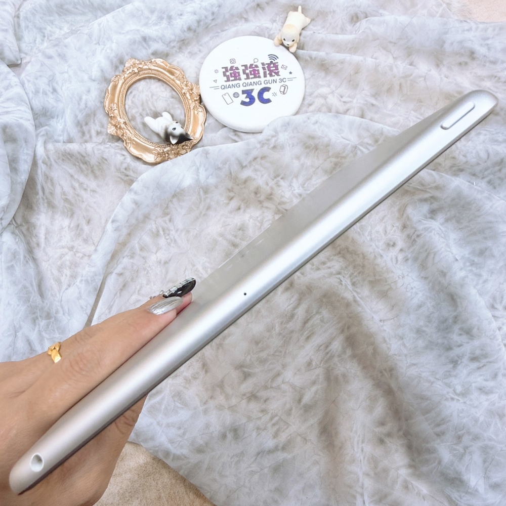 歸仁-二手iPad 9 256G 銀色＃QL7W3（店保30天）