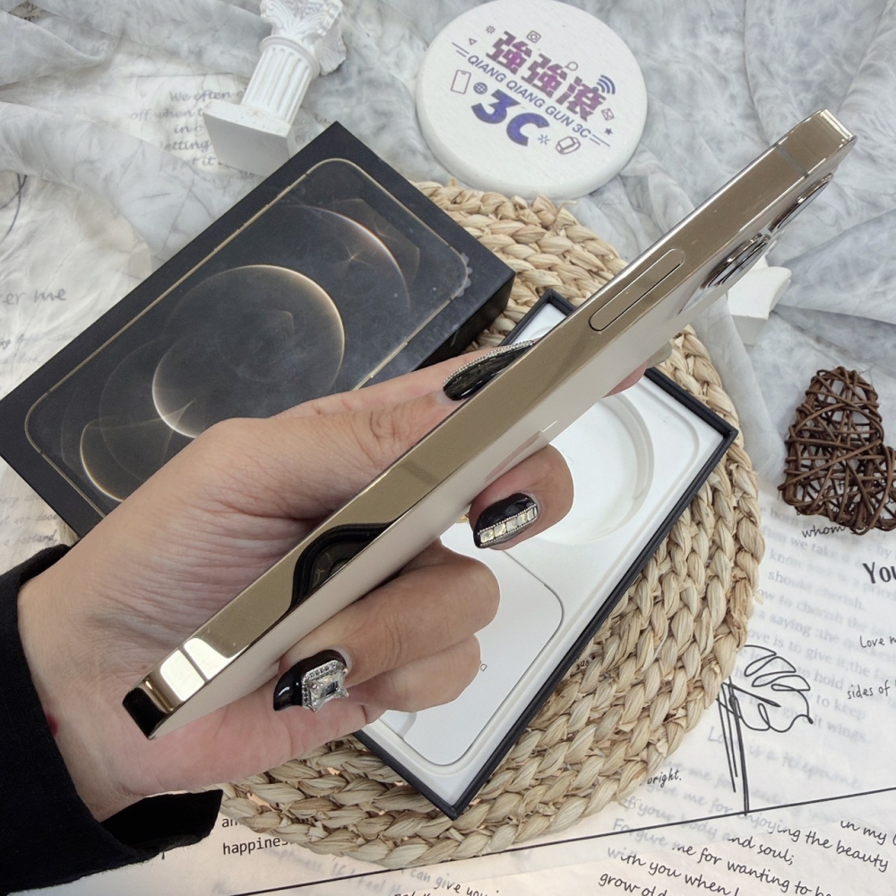 歸仁-二手12 pro 128G 金色*31900(店家保90天)
