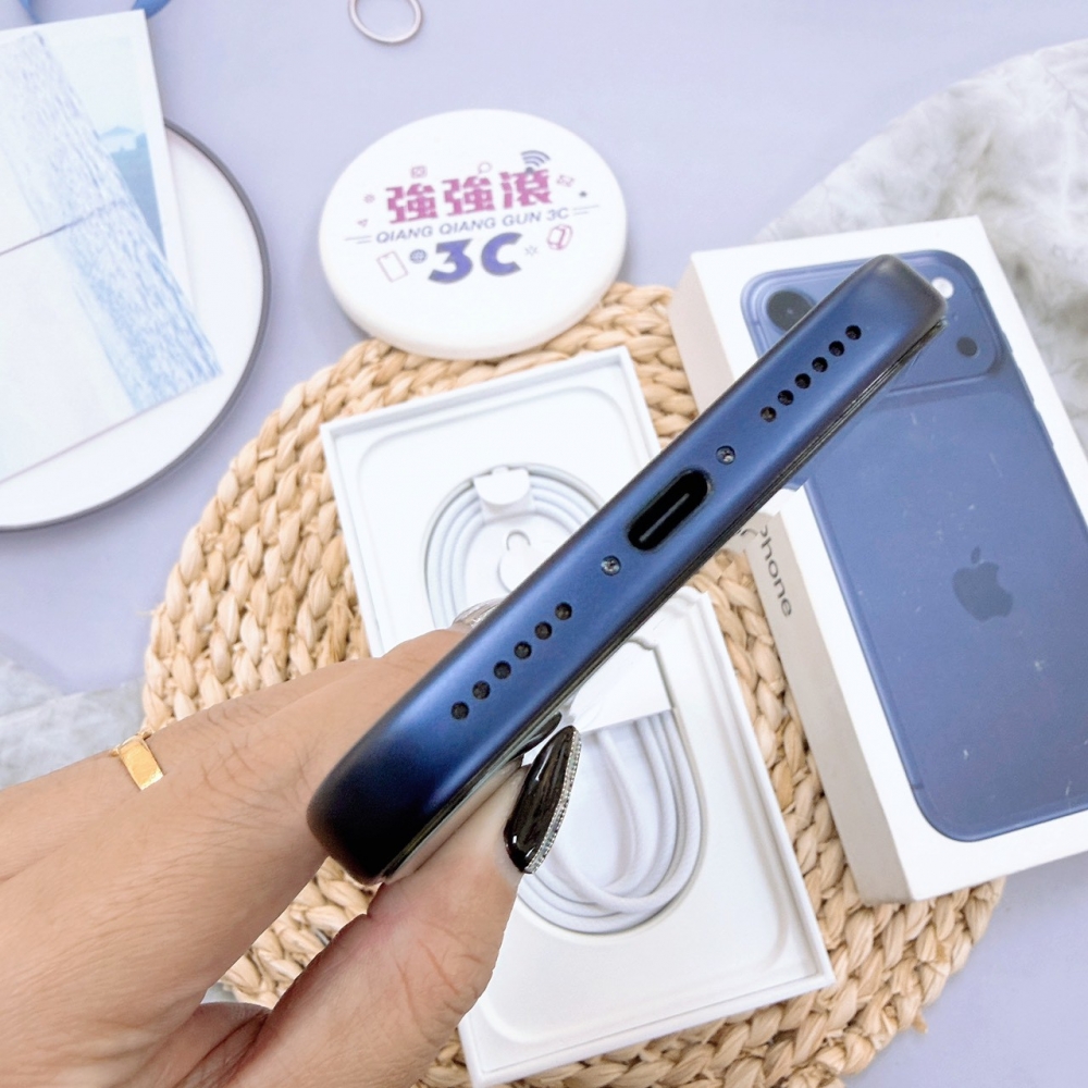 歸仁-二手iPhone 17 pro max 256G 藍色*79644(原廠保內)