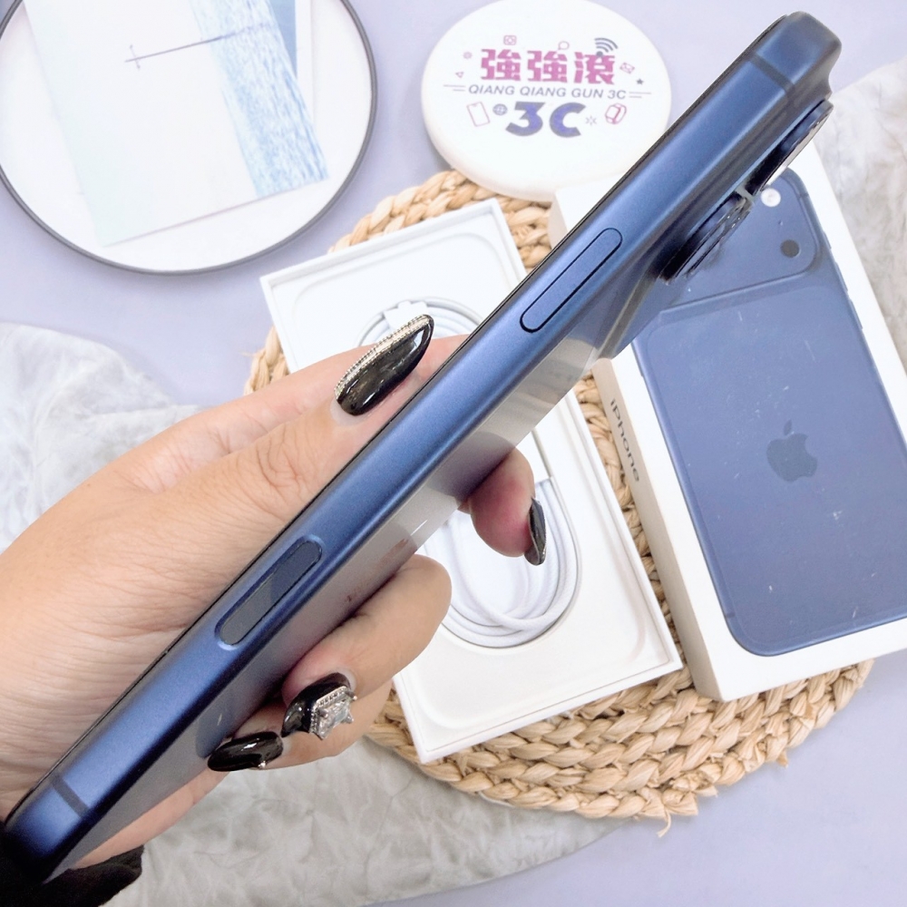 歸仁-二手iPhone 17 pro max 256G 藍色*79644(原廠保內)