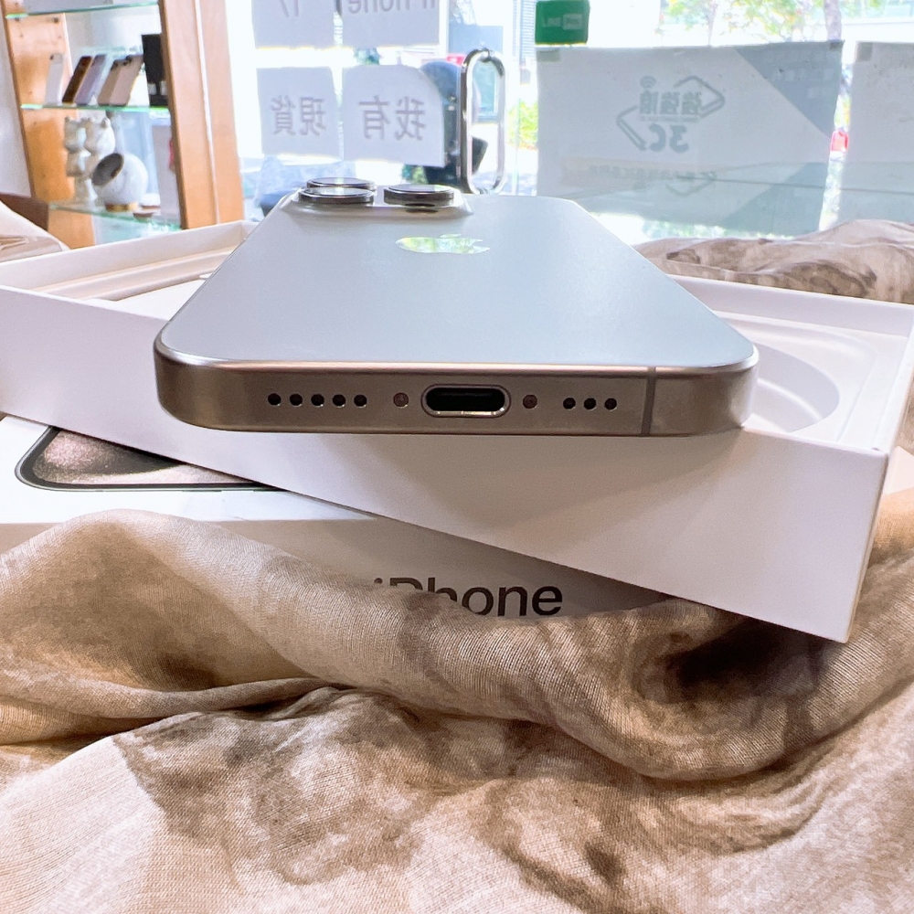 二手 iPhone15Pro 256G 原色*76014(店家保固)