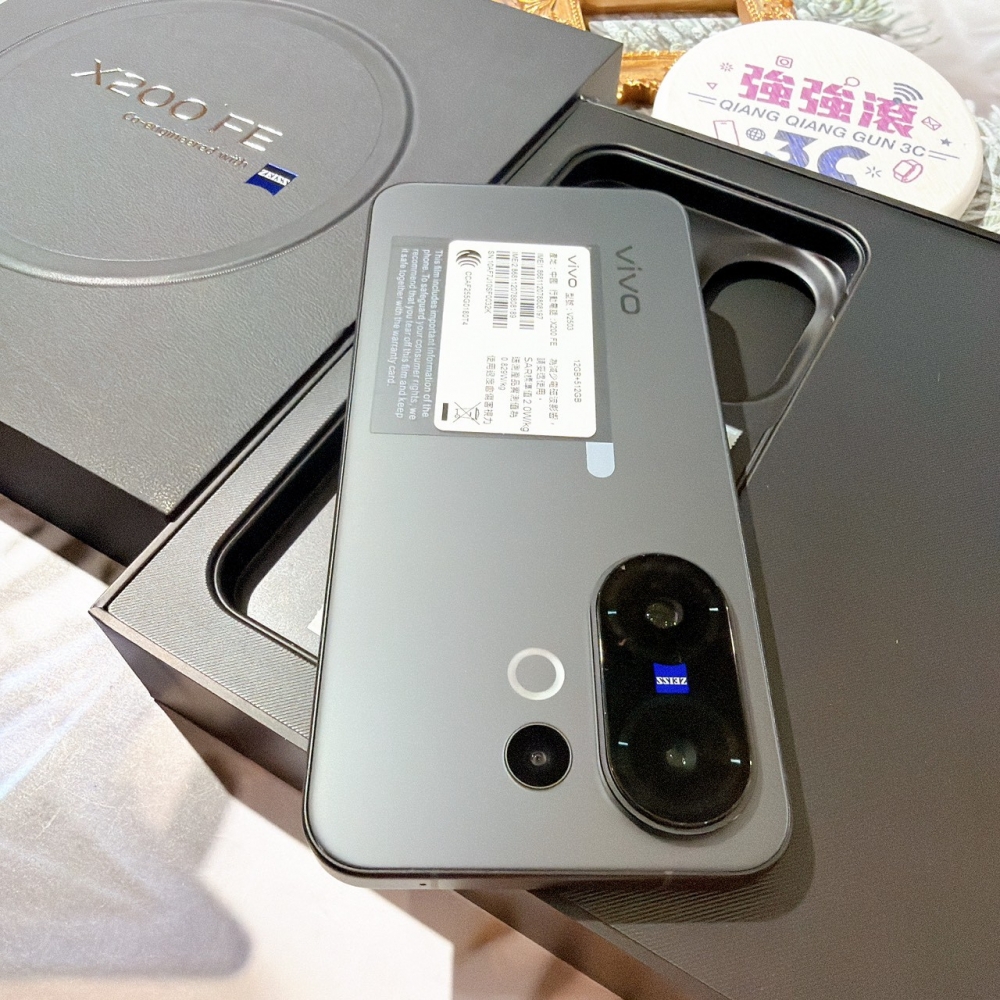二手 vivo X200FE 12+512黑*08197(原廠保內)