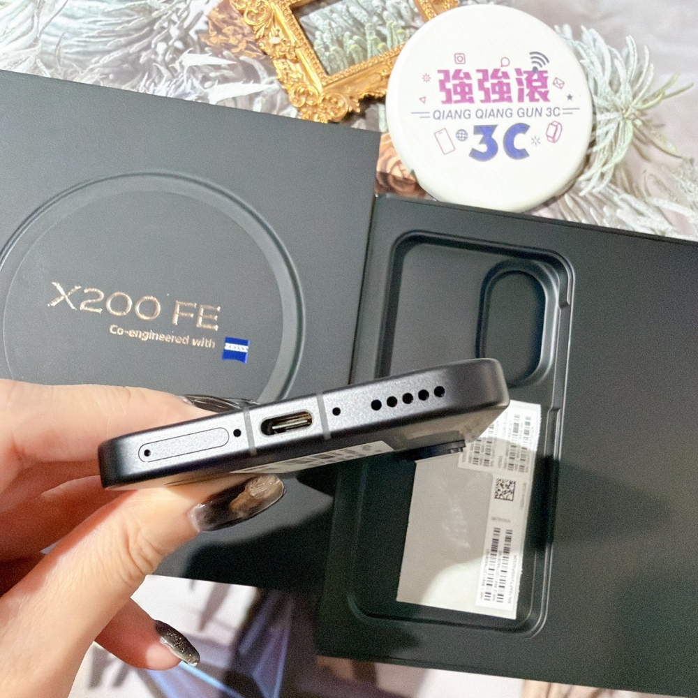 二手 vivo X200FE 12+512黑*08197(原廠保內)