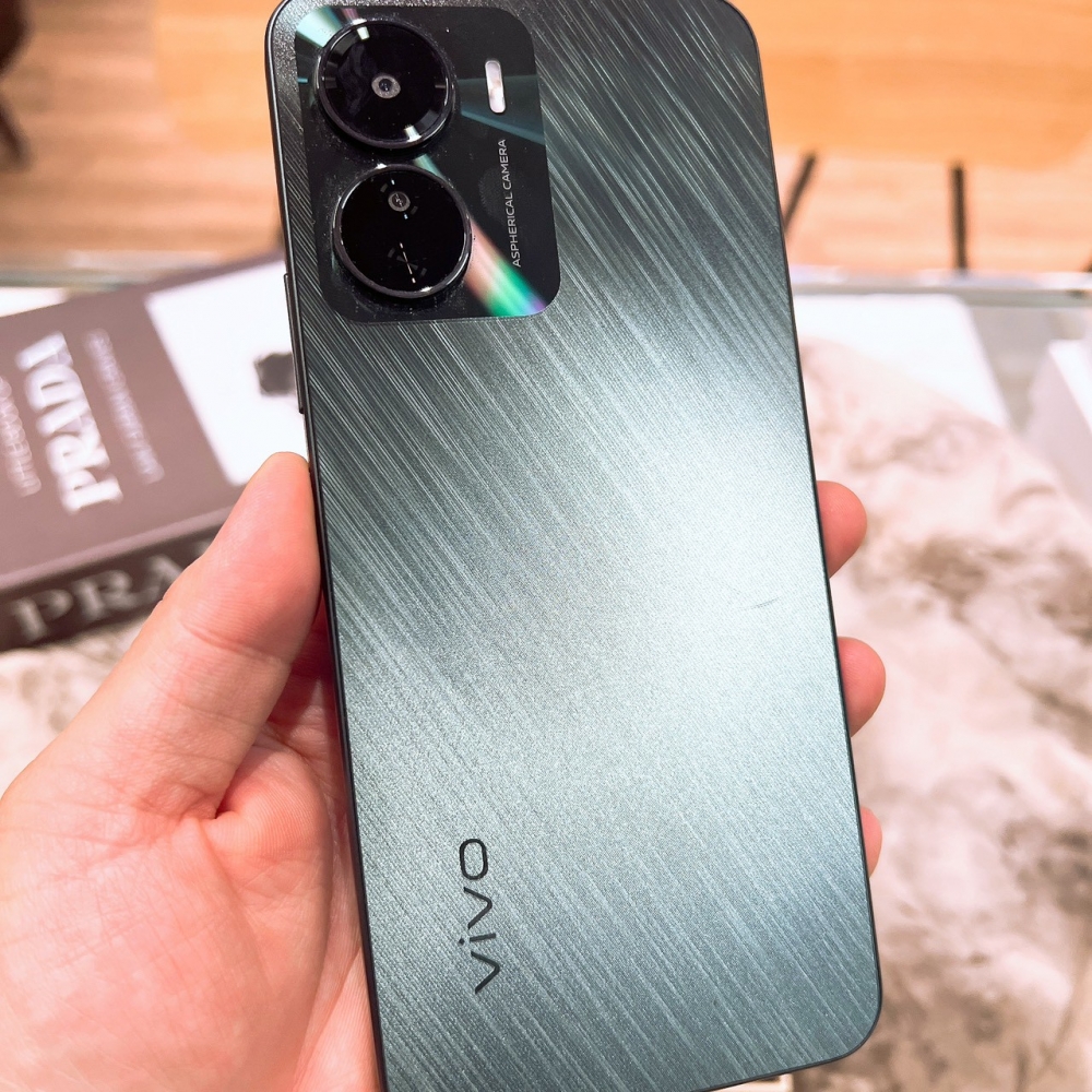 二手VIVO Y16 4+64G 黑*95423(店保7天)