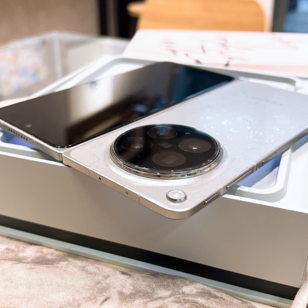 二手 OPPO Find N6 16+512G 原鈦色*32856(原廠保固)