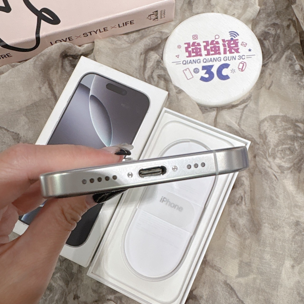 二手 iPhone16Pro 128G 白色*49200（店家保固）