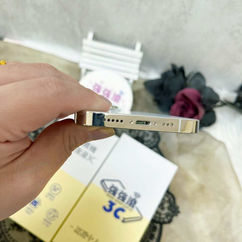 佳里-iPhone14 PRO 128G  銀色＃14633 (店家保365天)