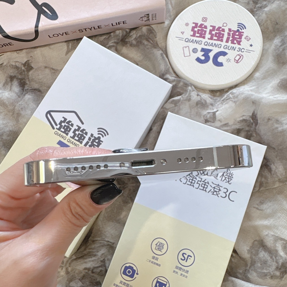 二手13 Pro Max 256G 白色*62960 (店保365天）