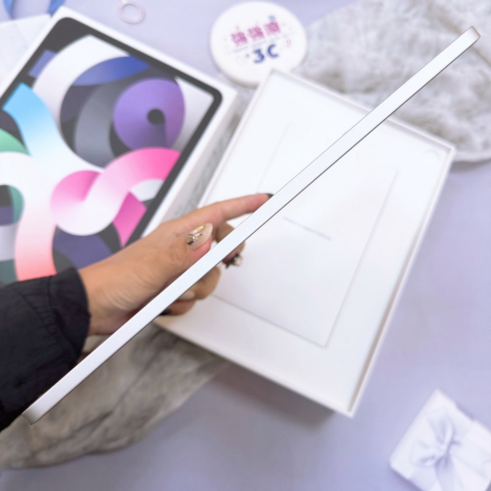 歸仁-iPad air 4 256G 銀色色（店家保30天）