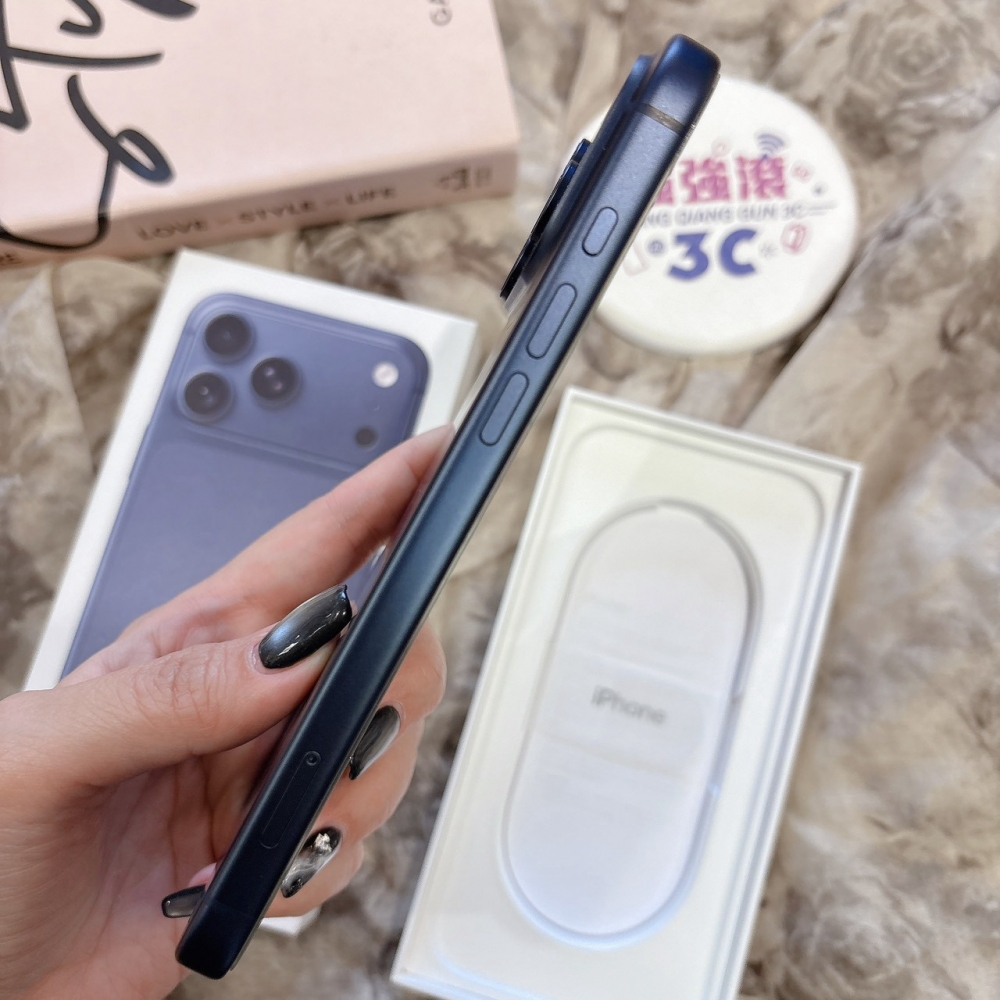 二手 iPhone17 Pro Max 256G 藍色 #66884（原廠保固）