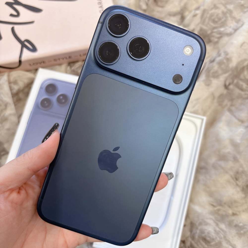二手 iPhone17 Pro Max 256G 藍色 #66884（原廠保固）