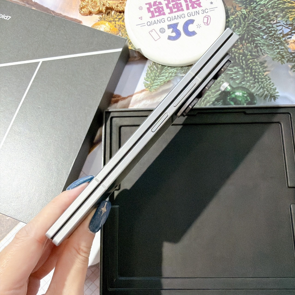 善化-二手 三星Z Fold7 12+256G 銀色#21303 （原廠保固）