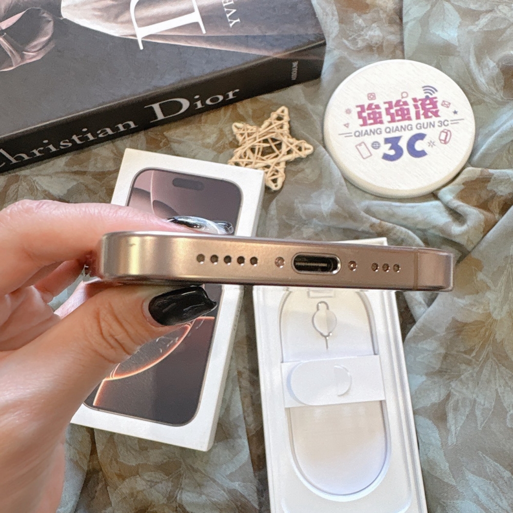 二手 iPhone16Pro 256G 金色*68499(店家保固)