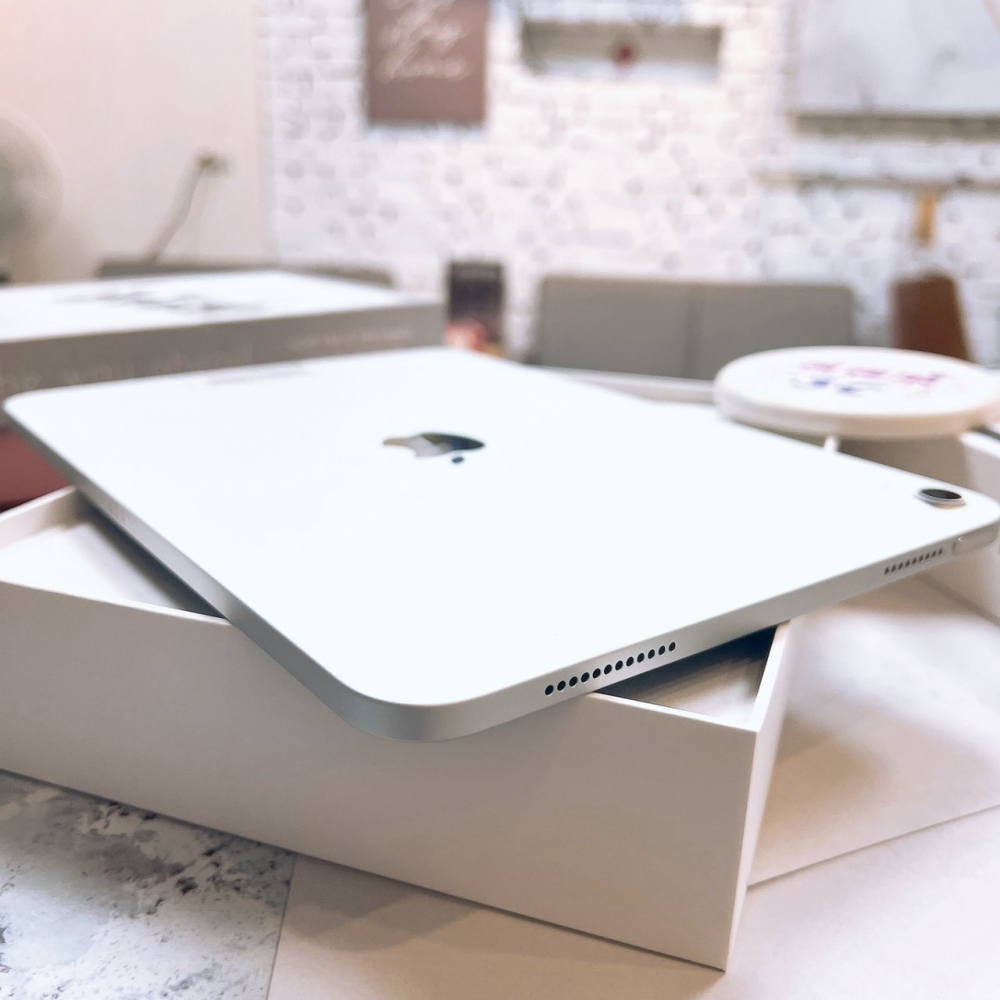 二手 iPad 11 128G WIFI銀色*5F9TN(原廠保內)
