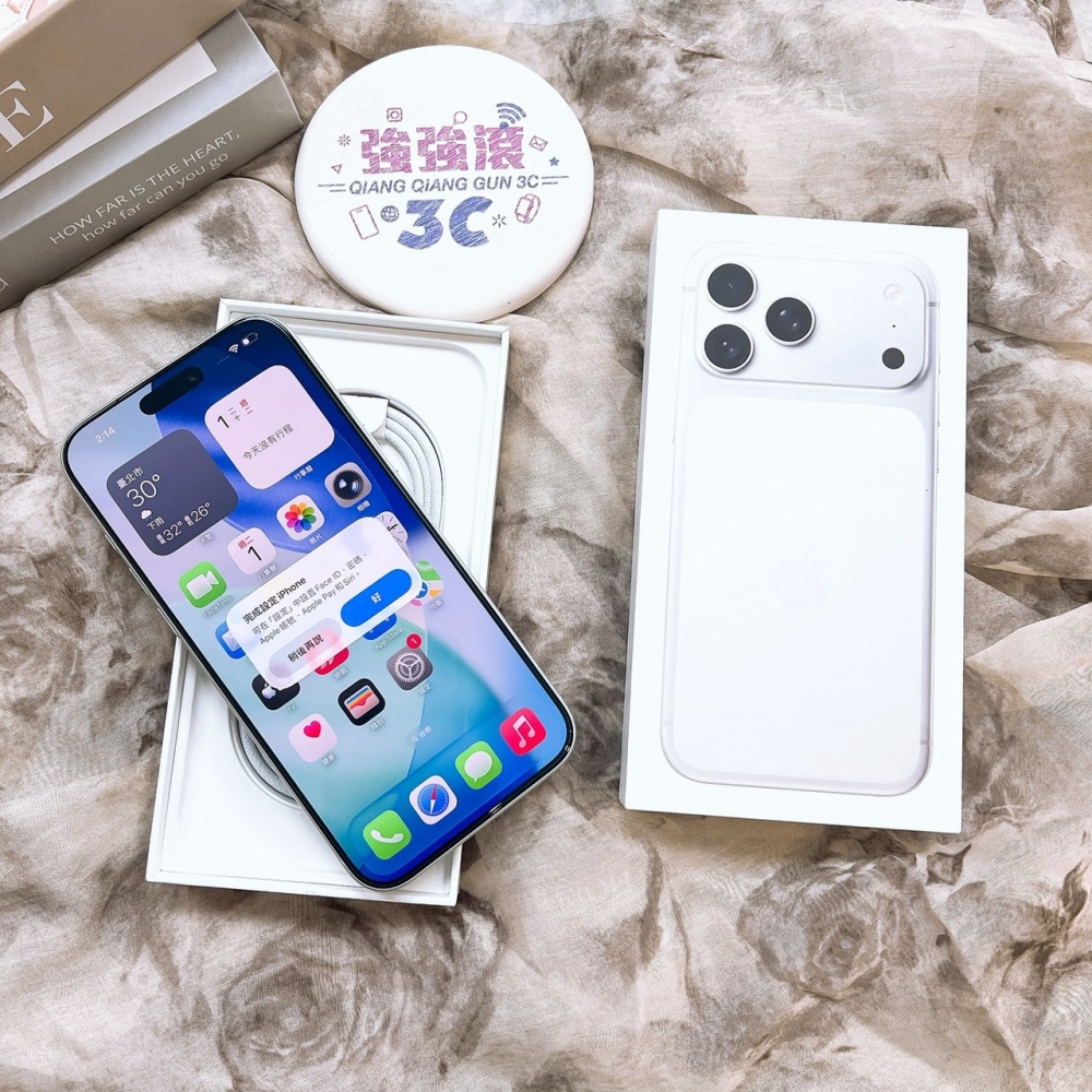 二手iPhone 17 pro max 256G 銀色*68060(原廠保內)