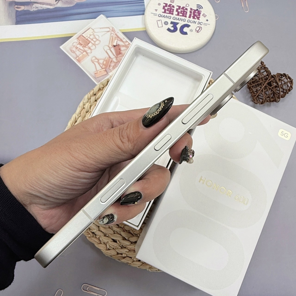 歸仁- 二手 榮耀 600 12+512G 白色*86307（原廠保內）