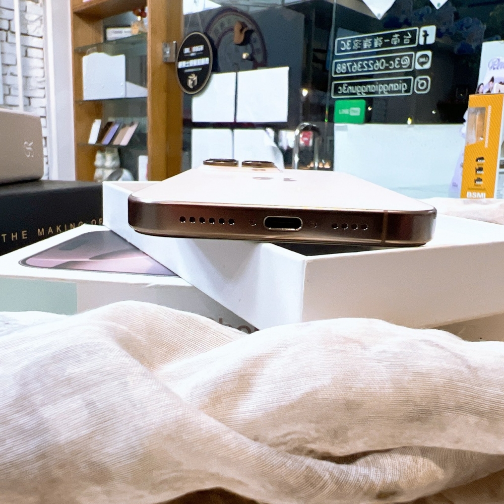 二手 iPhone16ProMax 512G 金色*26014（店家保固）