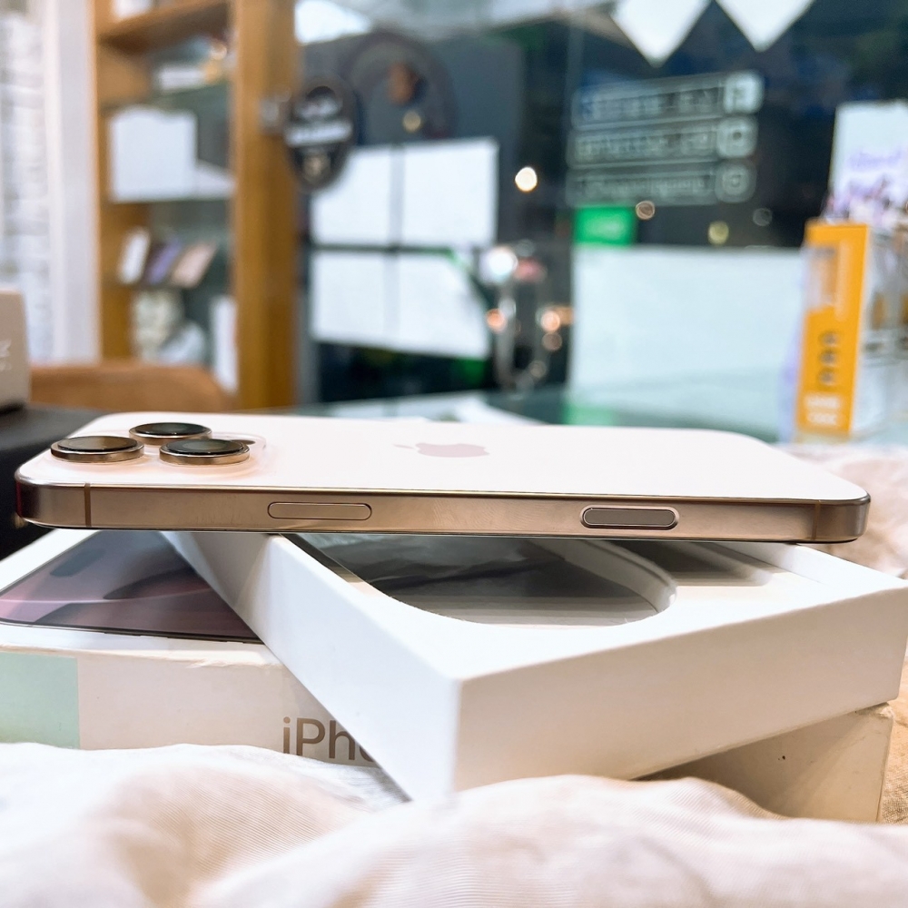 二手 iPhone16ProMax 512G 金色*26014（店家保固）
