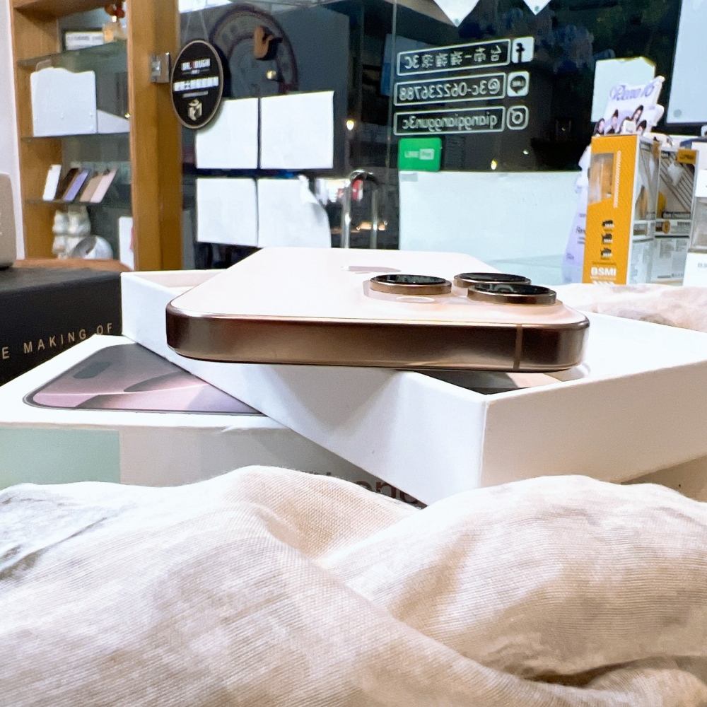 二手 iPhone16ProMax 512G 金色*26014（店家保固）