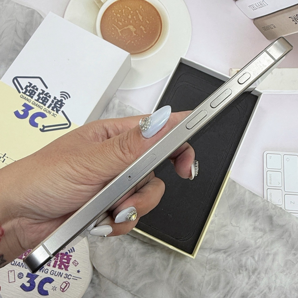 歸仁- 二手 iPhone 15 pro max 256 白色*09496(店家保365天)