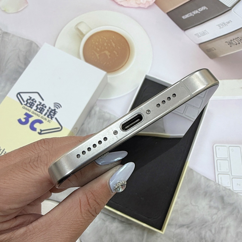 歸仁- 二手 iPhone 15 pro max 256 白色*09496(店家保365天)