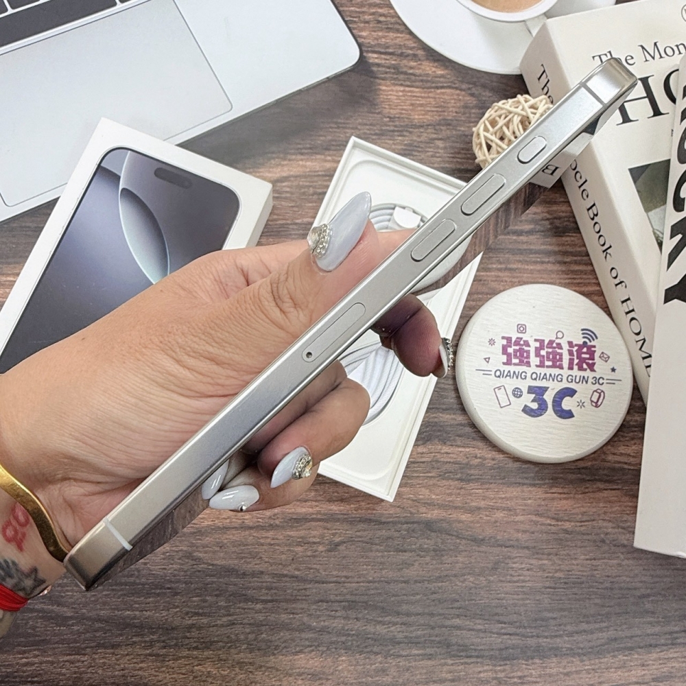 歸仁- 二手 iPhone 16 pro max 512G 白色*86028(店家保365天)