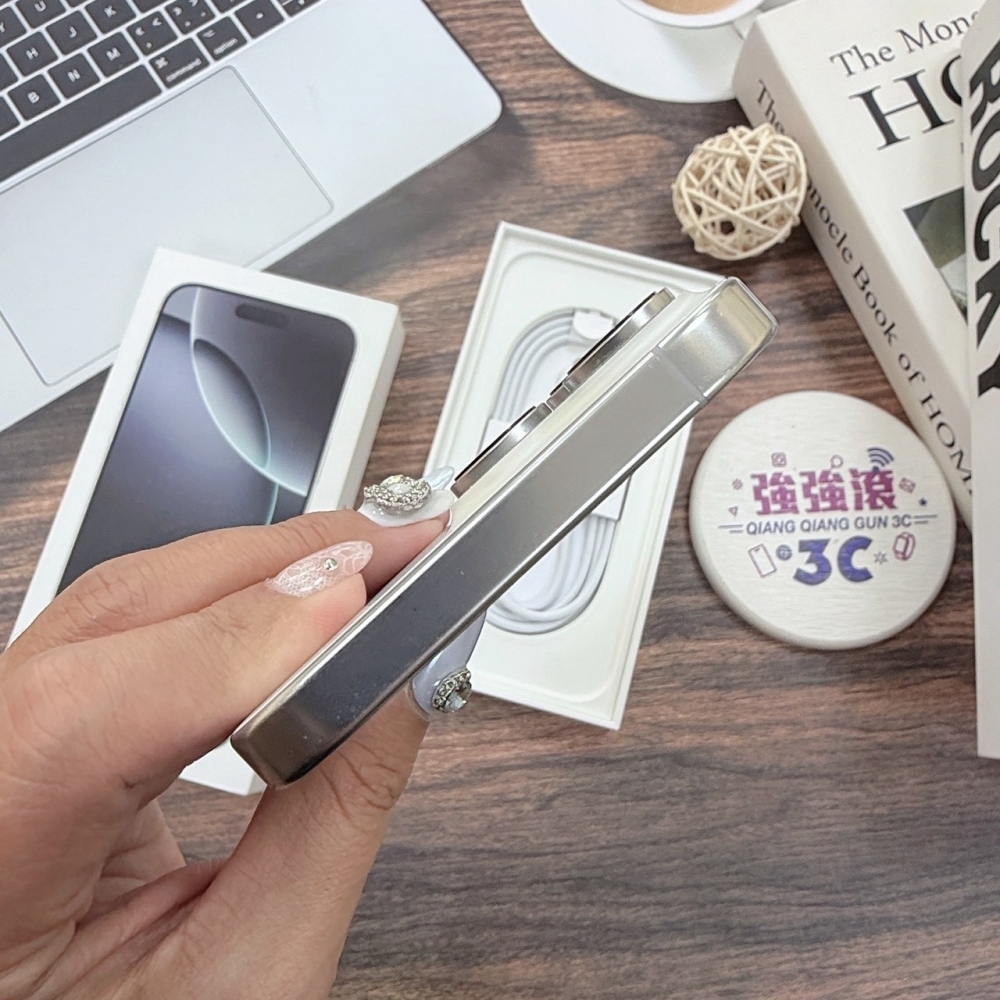 歸仁- 二手 iPhone 16 pro max 512G 白色*86028(店家保365天)