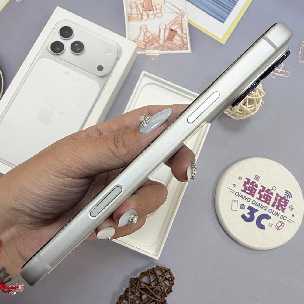 歸仁- 二手iPhone 17Pro Max 256G 白色*13031（原廠保內）