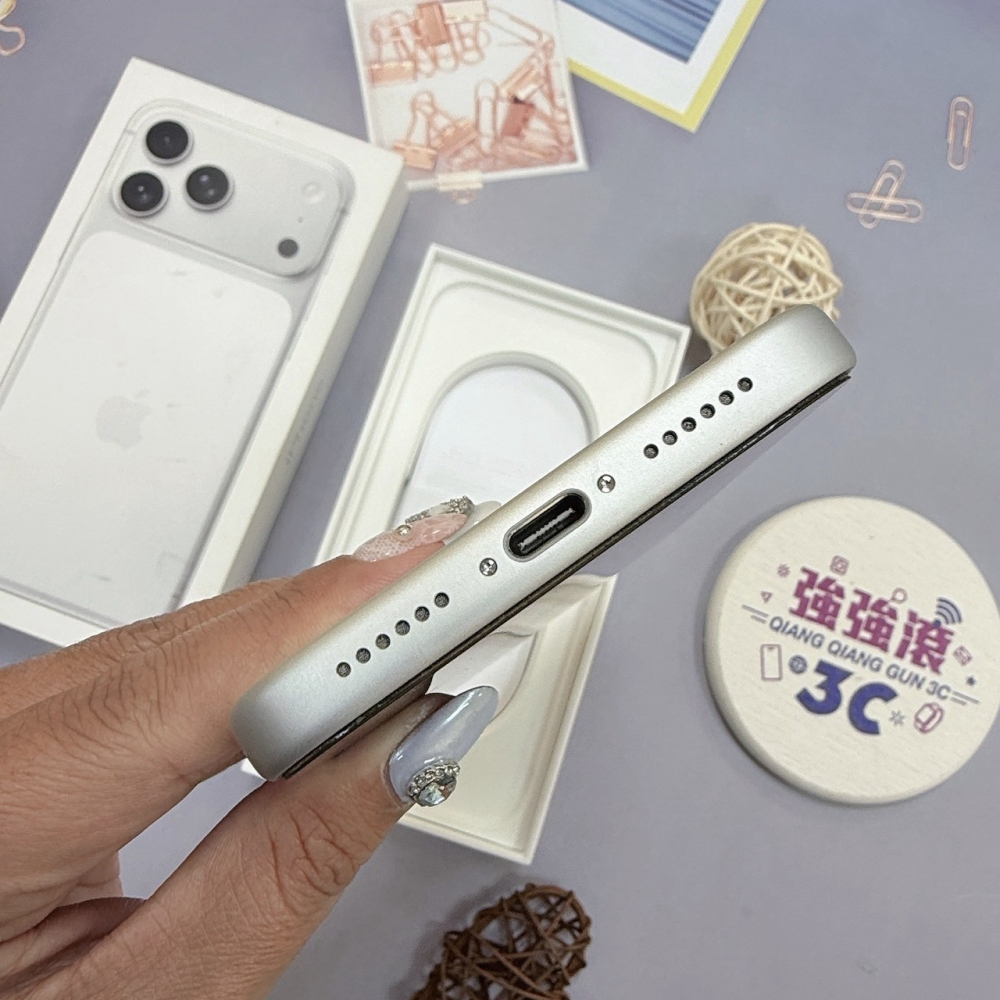 歸仁- 二手iPhone 17Pro Max 256G 白色*13031（原廠保內）