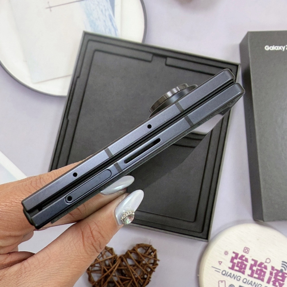 歸仁- 二手三星 Z Fold 7 12+256G 鈦黑色*74898（店家保90天）