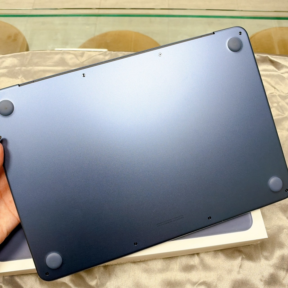 鹽行-二手 macbook Neo 8+256G 藍色 #W9F5J（原廠保固）
