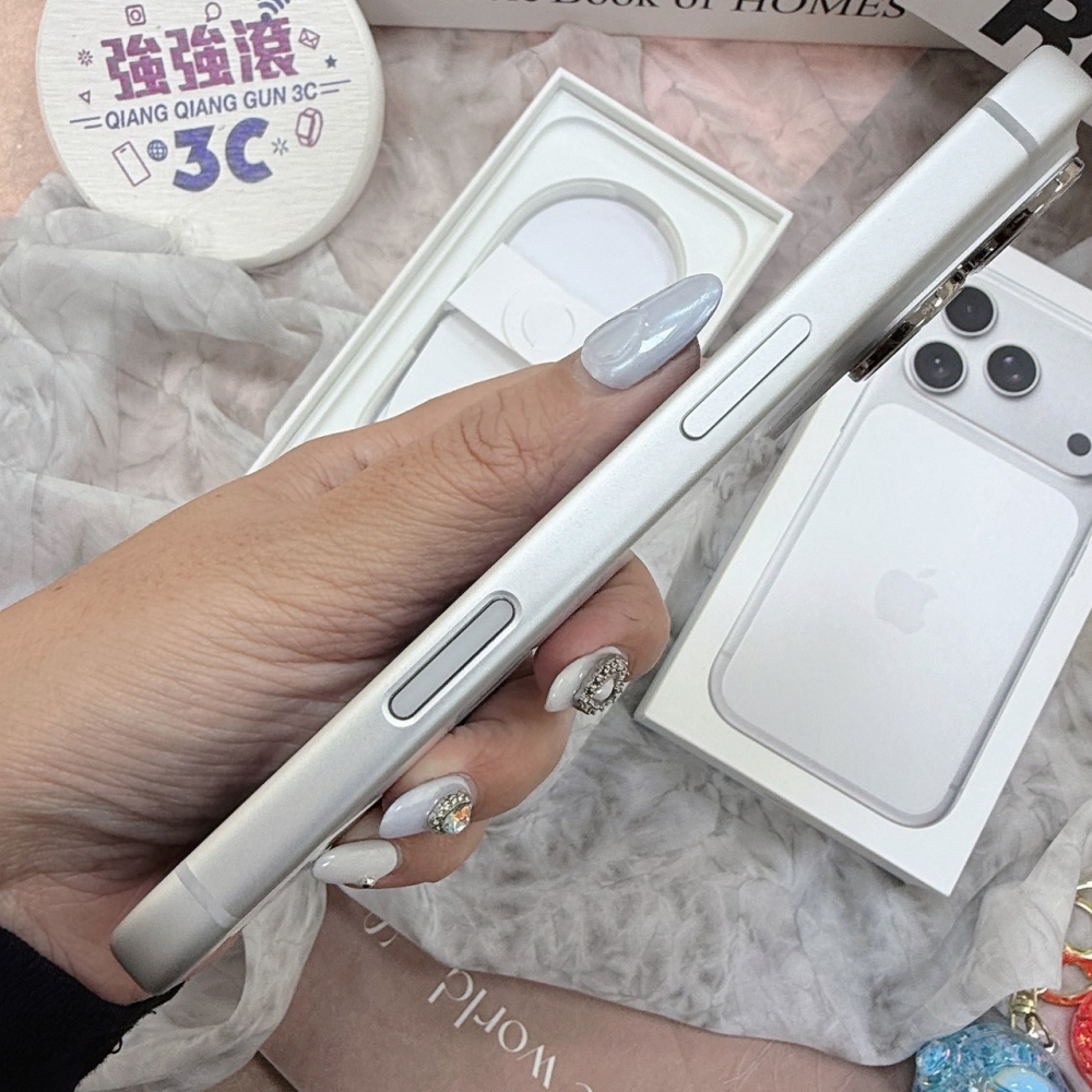歸仁- 二手iPhone 17pro  256G 銀色*87472（店家保365天）