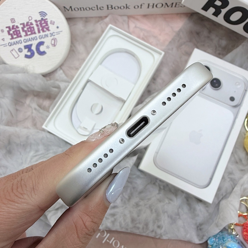 歸仁- 二手iPhone 17pro  256G 銀色*87472（店家保365天）