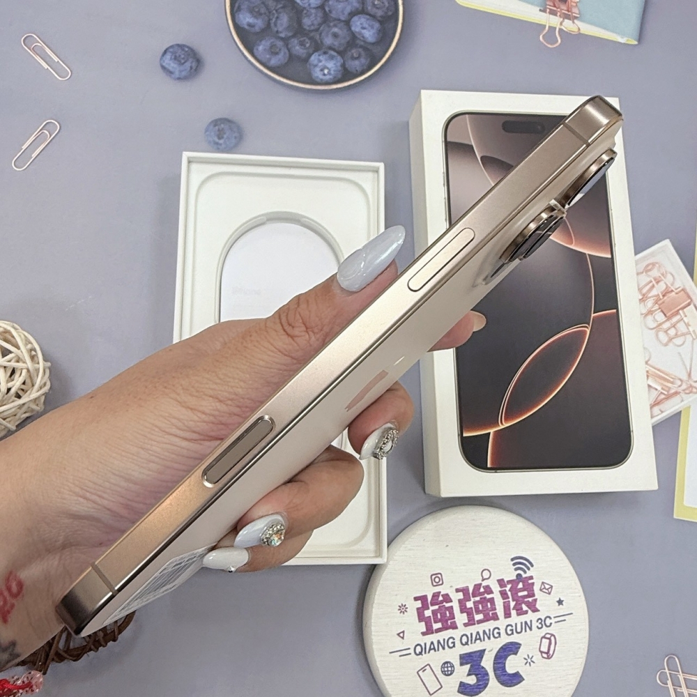 歸仁- 二手iPhone 16 pro max 256 金色*89596(店家保365天)