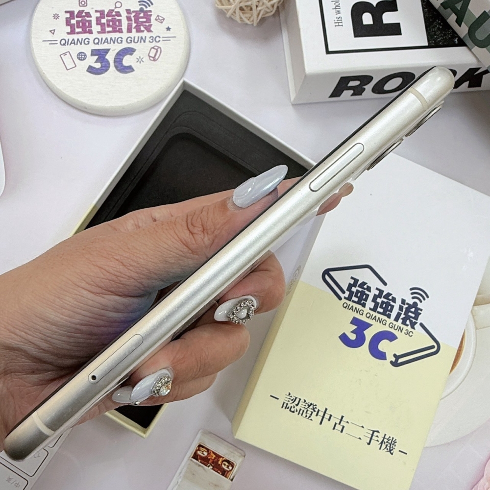 歸仁- 二手iPhone 11 128G 白色*93126(店家保90天)