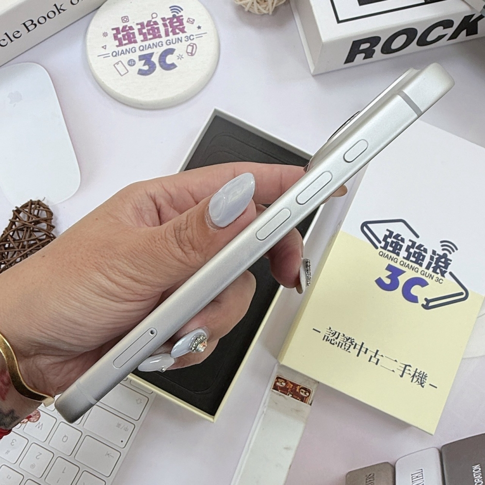 歸仁- 二手iPhone 17pro 256G 白色*97639（原廠保內）