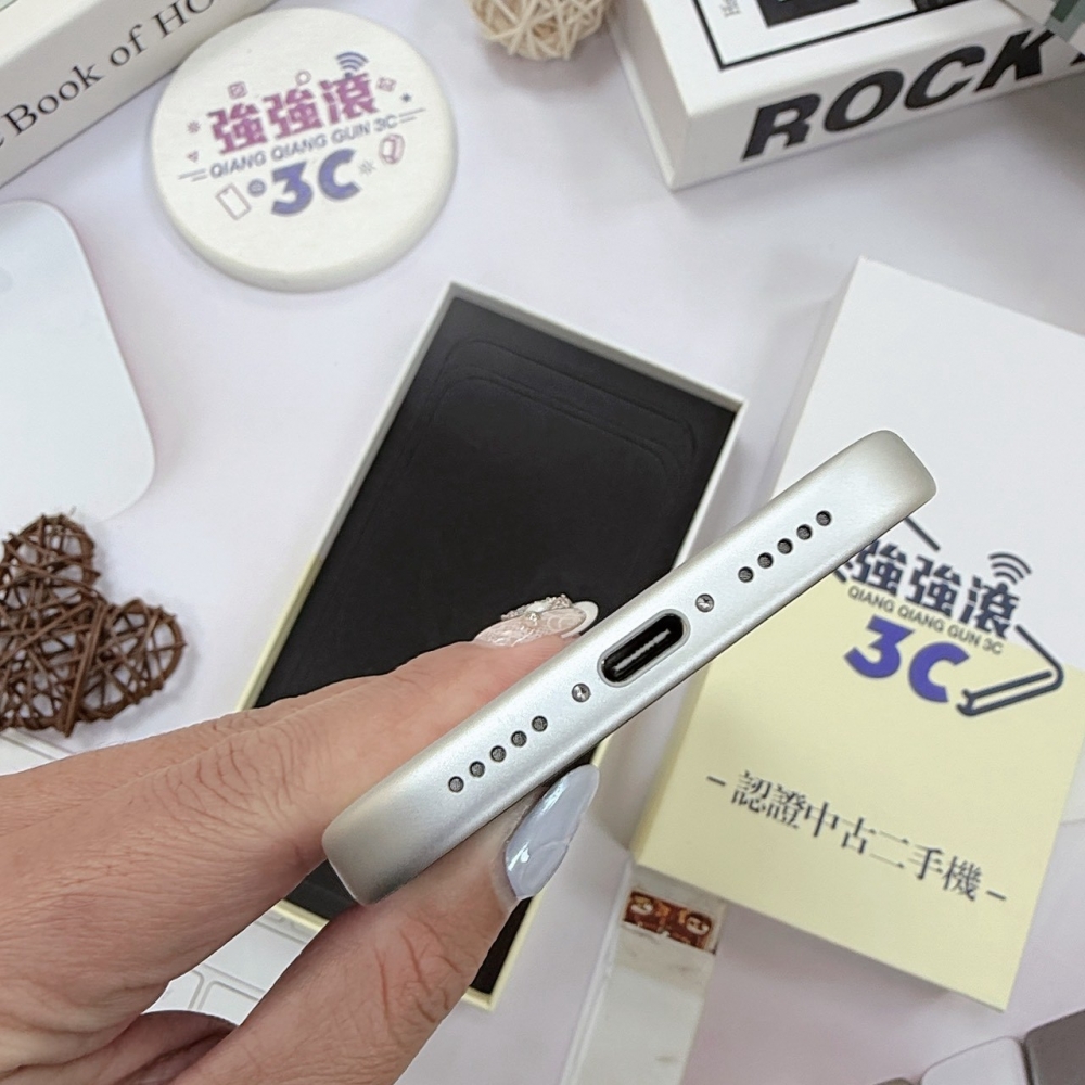 歸仁- 二手iPhone 17pro 256G 白色*97639（原廠保內）