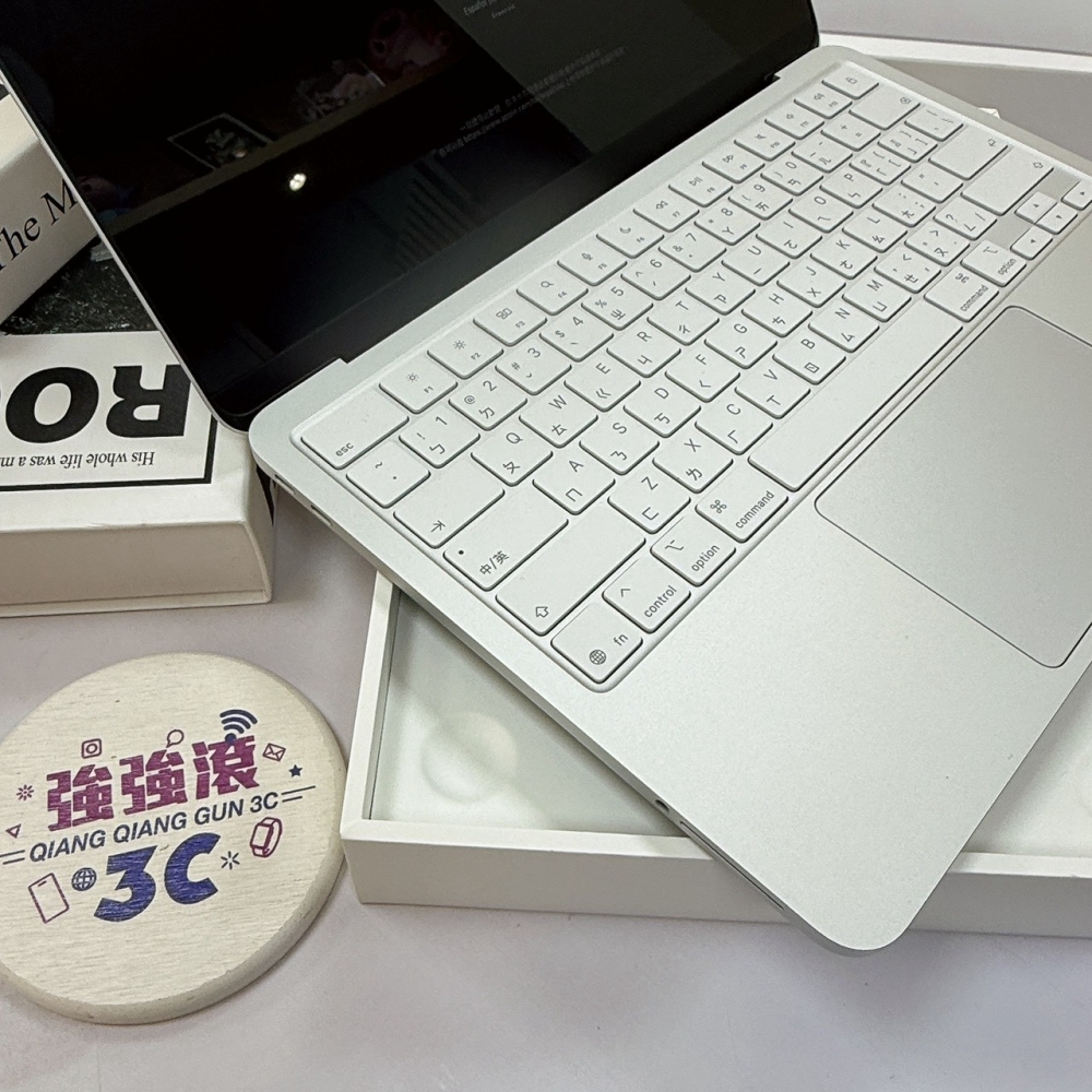歸仁- 二手Macbook neo 13吋 256G 銀色*4WKMQ(原廠保內)