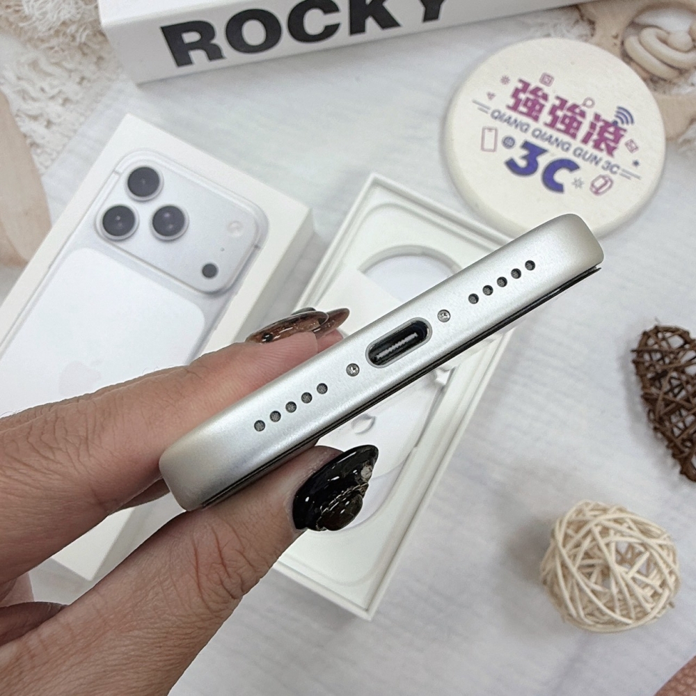 歸仁- 二手iphone17 pro 256G 銀色*87472（店家保365天）