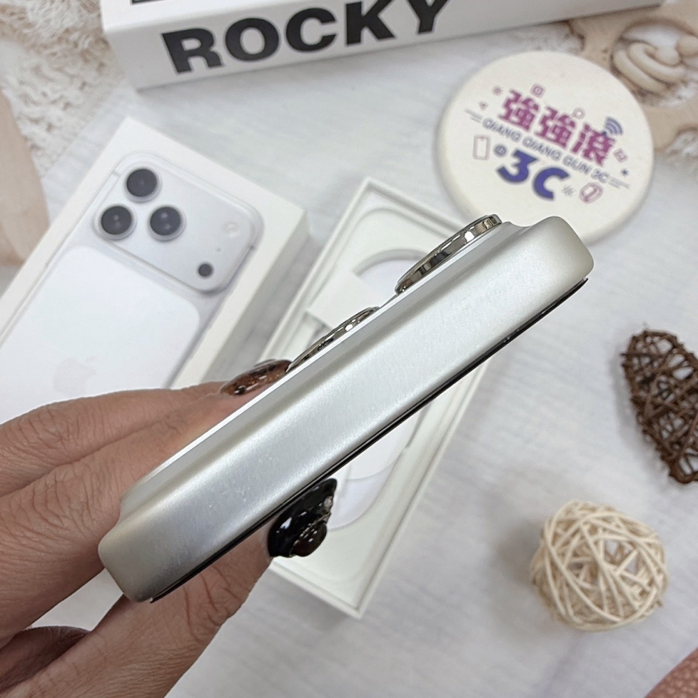 歸仁- 二手iphone17 pro 256G 銀色*87472（店家保365天）