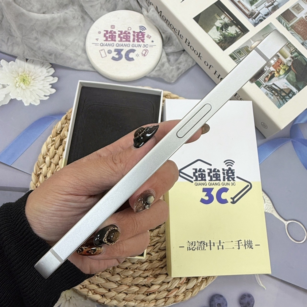 歸仁- 二手iphone 16E 128G 白色*58138（店家保365天）
