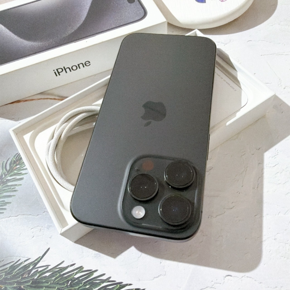善化-二手 iPhone15 Pro 256G 黒色#22317（店家保固）
